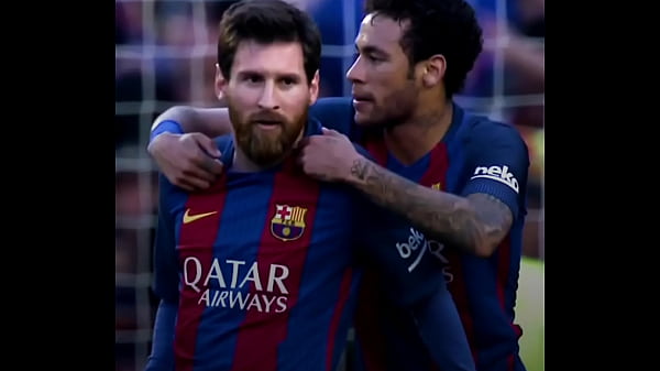 neymar cai cai com o messi no in&iacute;cio e dps o neymar sozinho ️ 10 sec