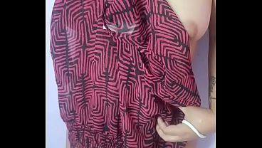 Ense&ntilde;ando las tetas 12 sec